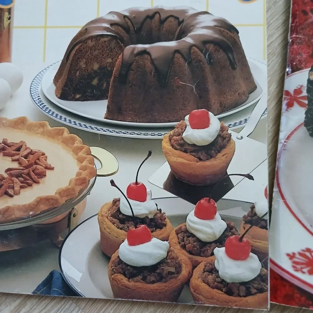 Hershey's Holiday Recipe Pillsbury Set of 3 Festive Baking Booklets Cookbooks